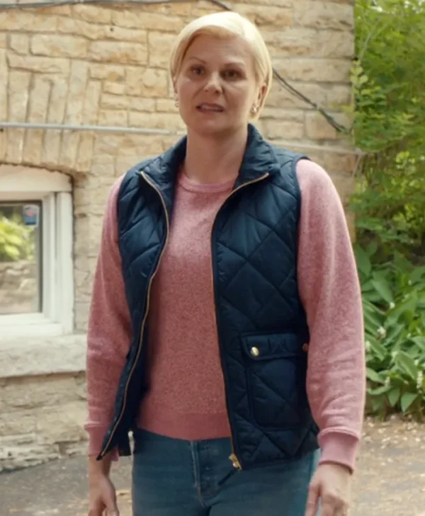 Jennifer Robertson Ginny and Georgia S03 Puffer Vest