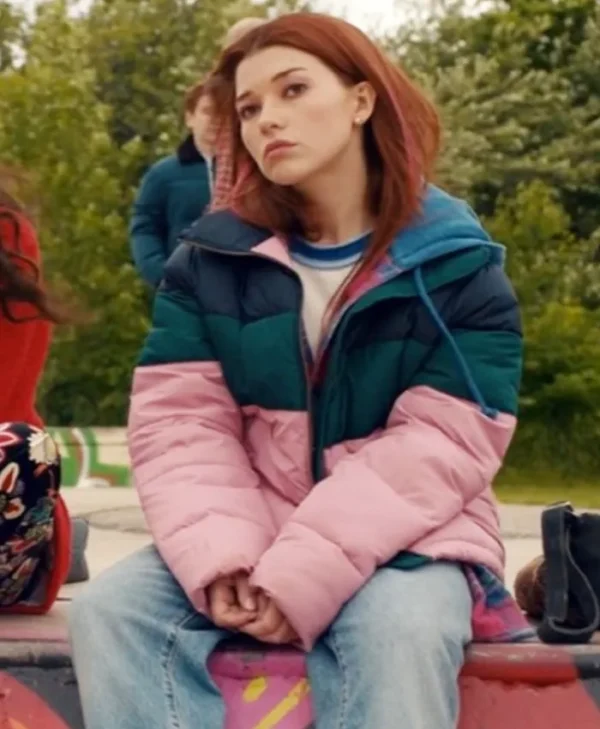 Katie Douglas Ginny and Georgia S03 Puffer Jacket